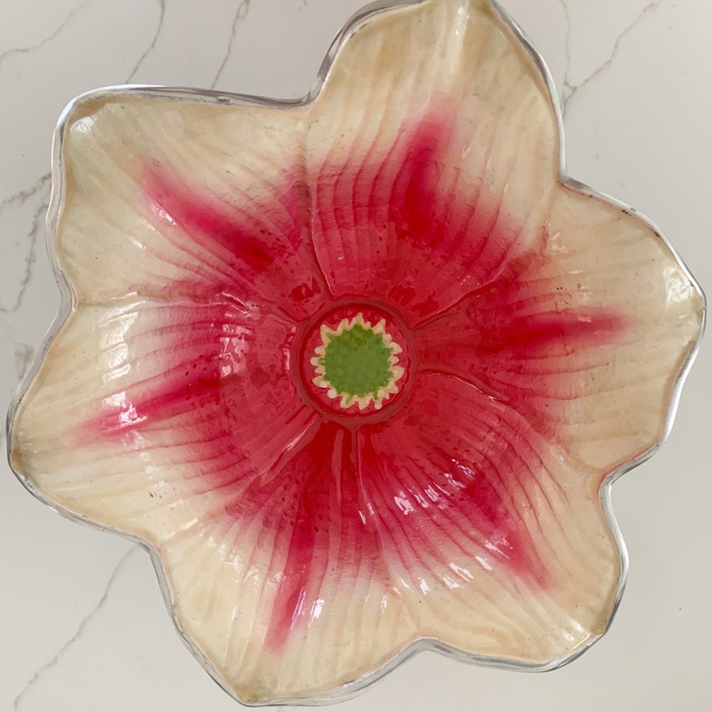 Juli Knight Lily Bowl